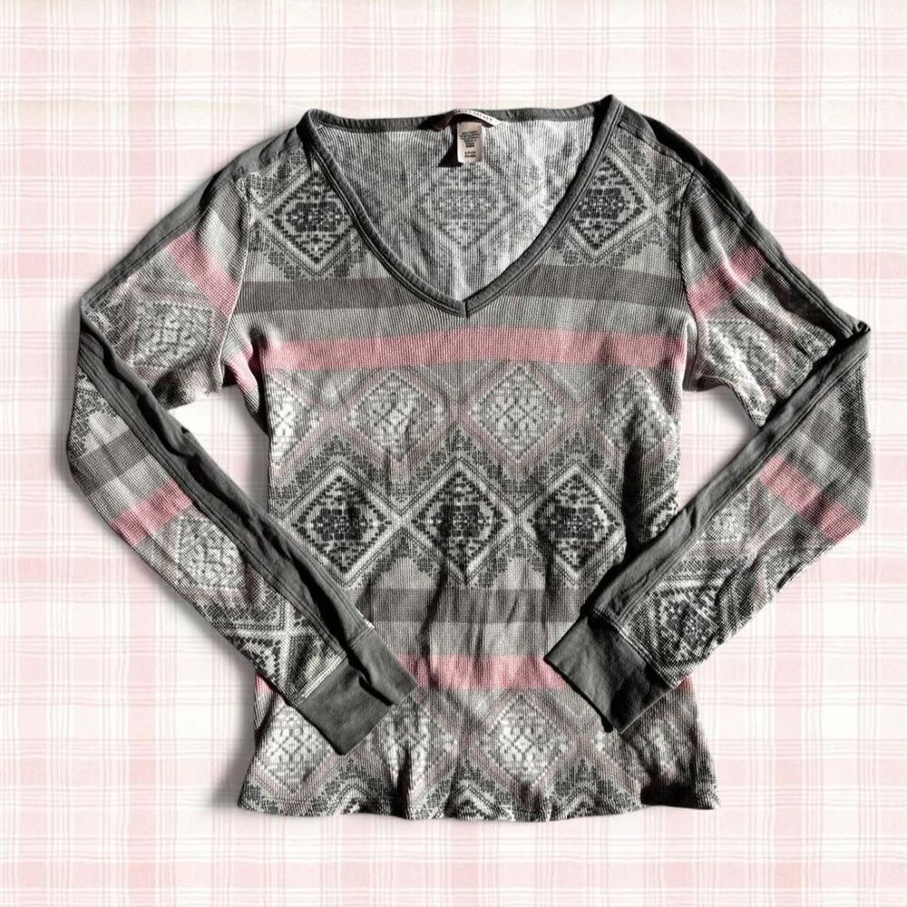 Victoria’s Secret Aztec Diamond Thermal Long Sleeve Top 🤍